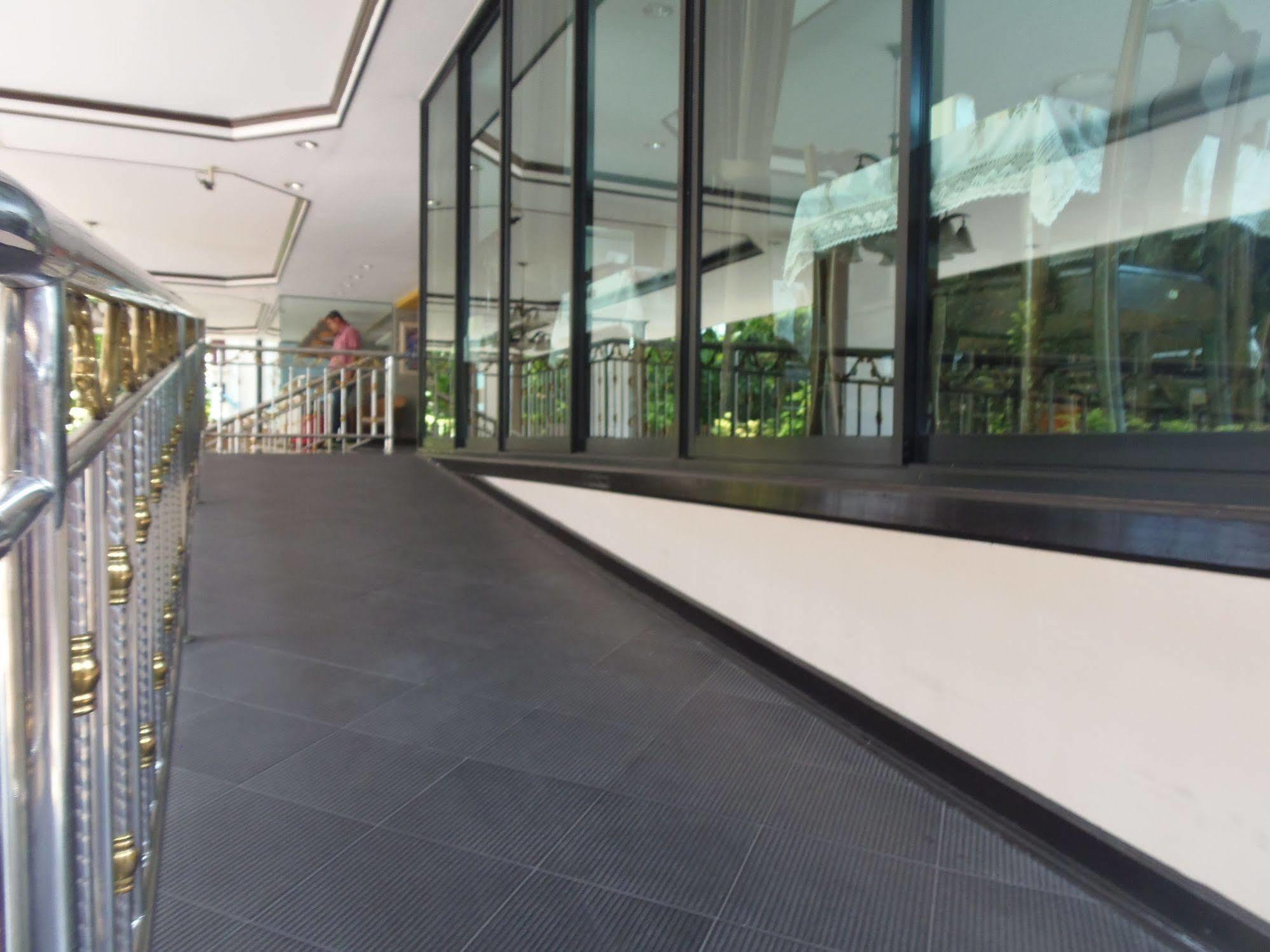 Romena Grand Hotel Chiang Mai Exterior foto